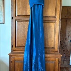 Elegant Blue Strapless Gown